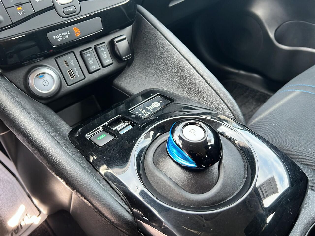 Nissan LEAF SV 40 KWH 2021 Blanc Québec - photo #13