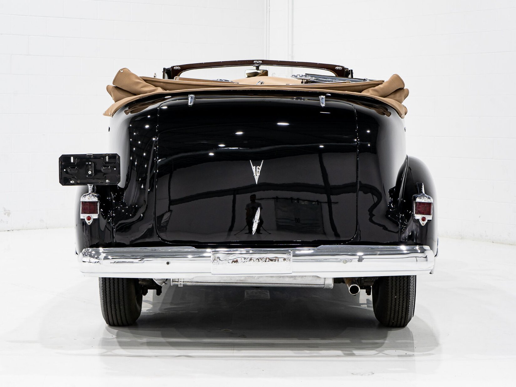 Cadillac Series 90 **PRICE IN USD**1 of 13 V16 1938 Noir Montréal - photo #40
