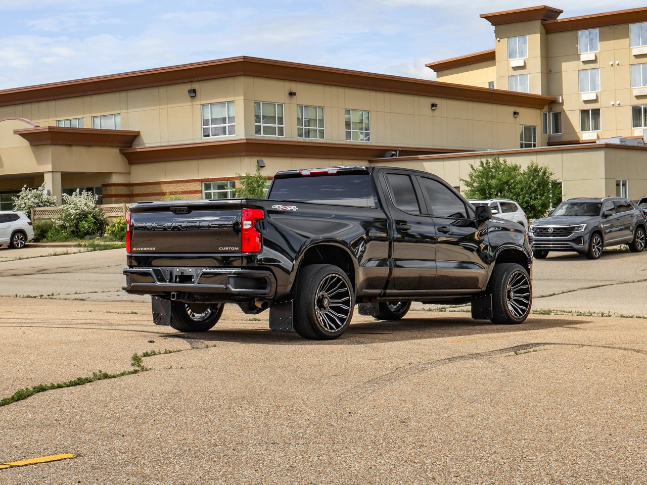2024 Chevrolet Silverado 1500 4WD Double Cab 147 Custom Black Sherwood Park - photo #7
