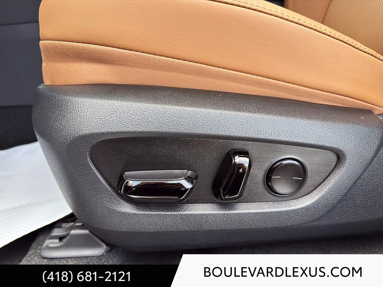 Lexus RX 19865A 2023 Blanc Québec - photo #9