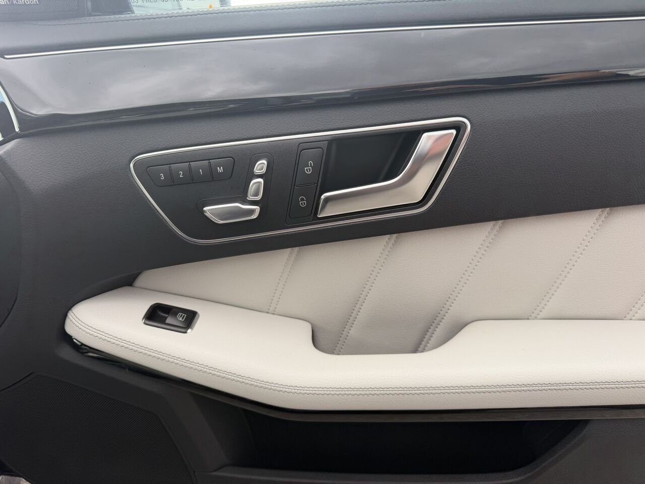2016 Mercedes-Benz Classe-E E 400 4MATIC Blue Laval - photo #17