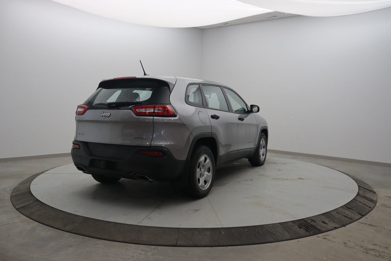 2015 Jeep Cherokee VIN 1C4PJMAS2FW729092 Grey Chicoutimi - photo #3
