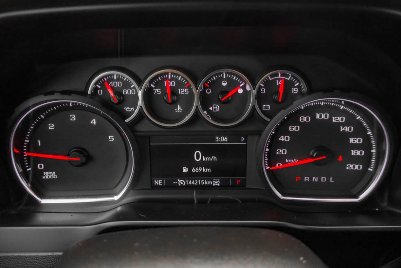 2020 Chevrolet Silverado 3500HD 4WD Crew Cab 172 LT White Sherwood Park - photo #19