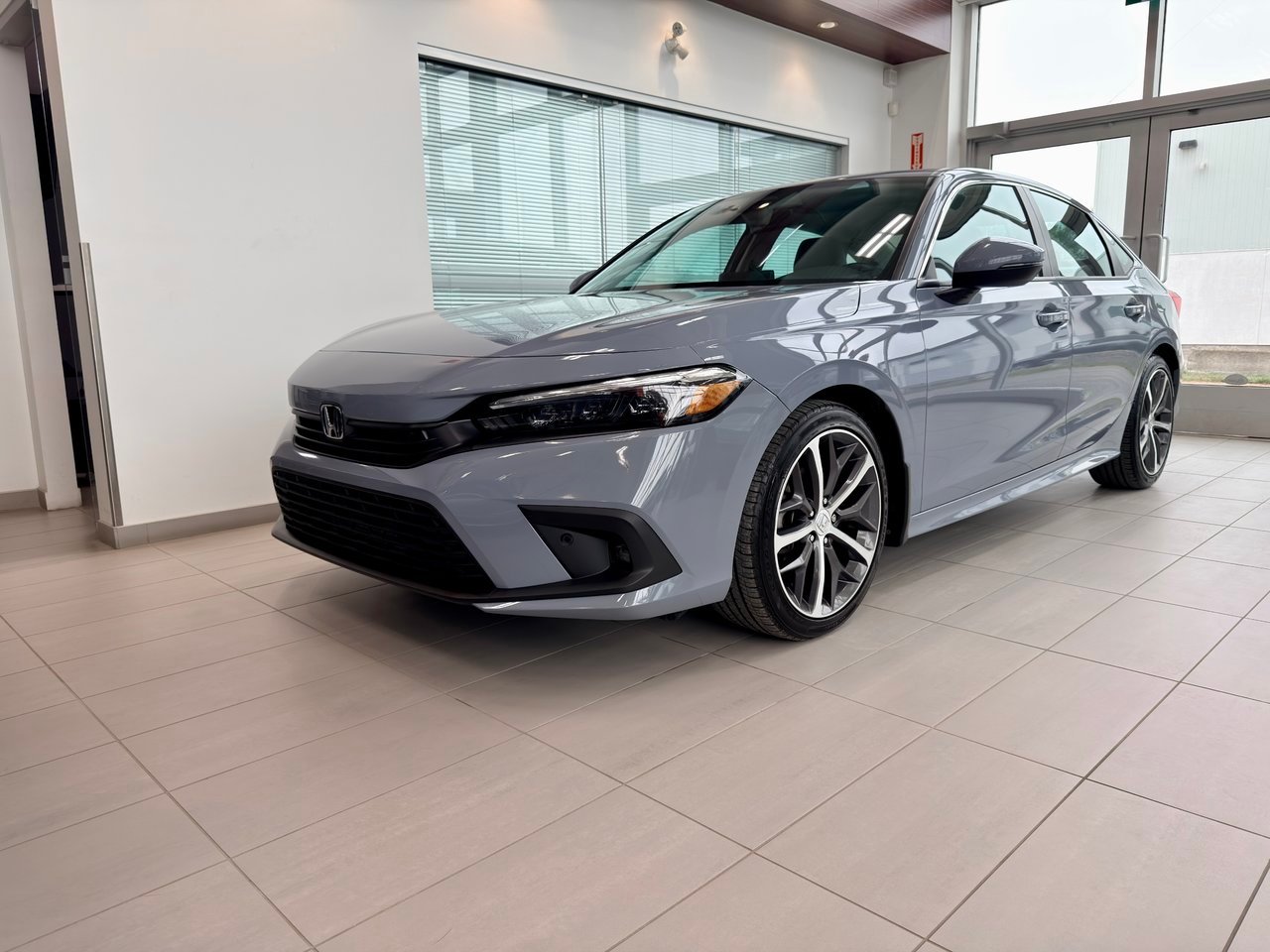 2022 Honda Civic Sedan Silver Notre-Dame-des-Prairies - photo #3