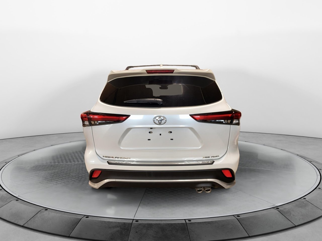 Toyota Highlander NIV 5TDKDRBH2PS525881 2023 Blanc Chicoutimi - photo #2