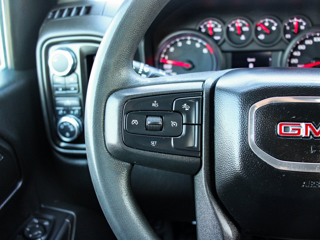 2023 GMC Sierra 1500 4WD Crew Cab 157 Pro White Sherwood Park - photo #18