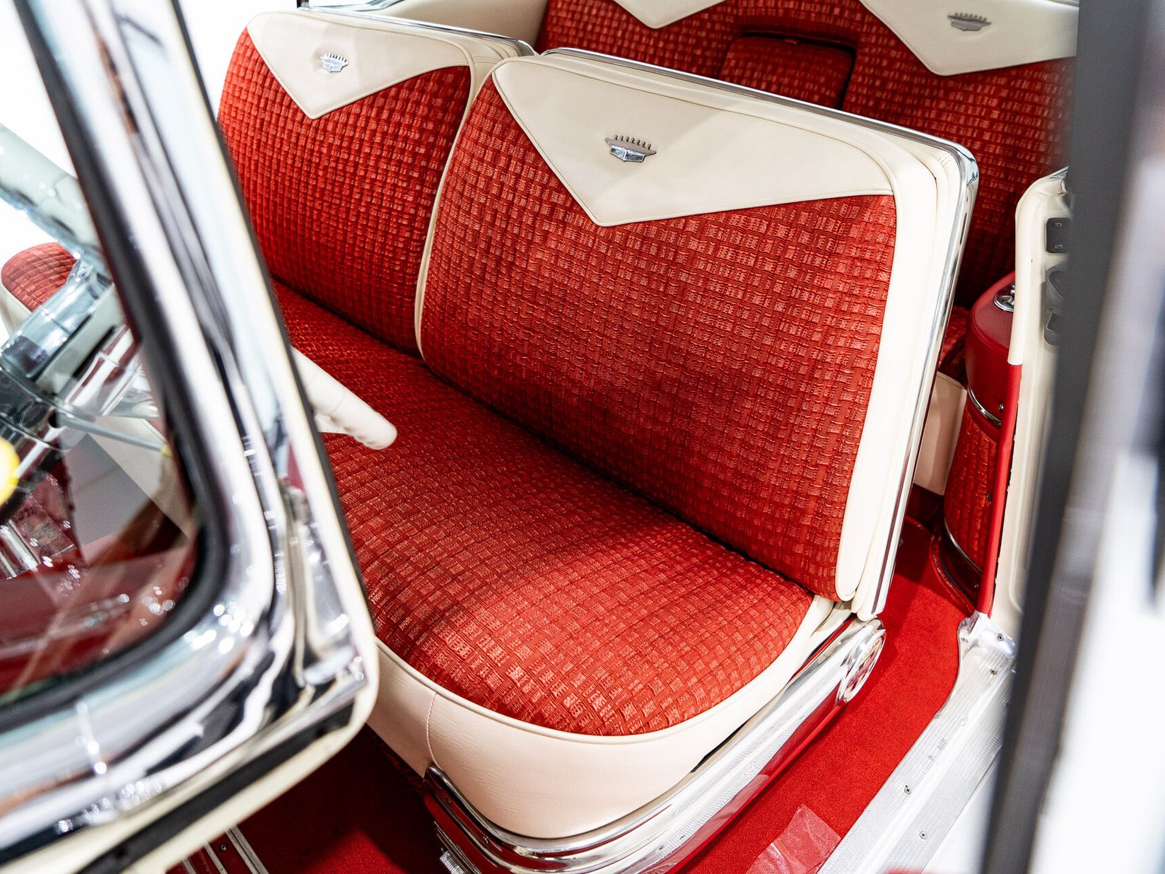 1956 Cadillac Eldorado Seville With Factory A/C | PRIX EN USD White Montreal - photo #14
