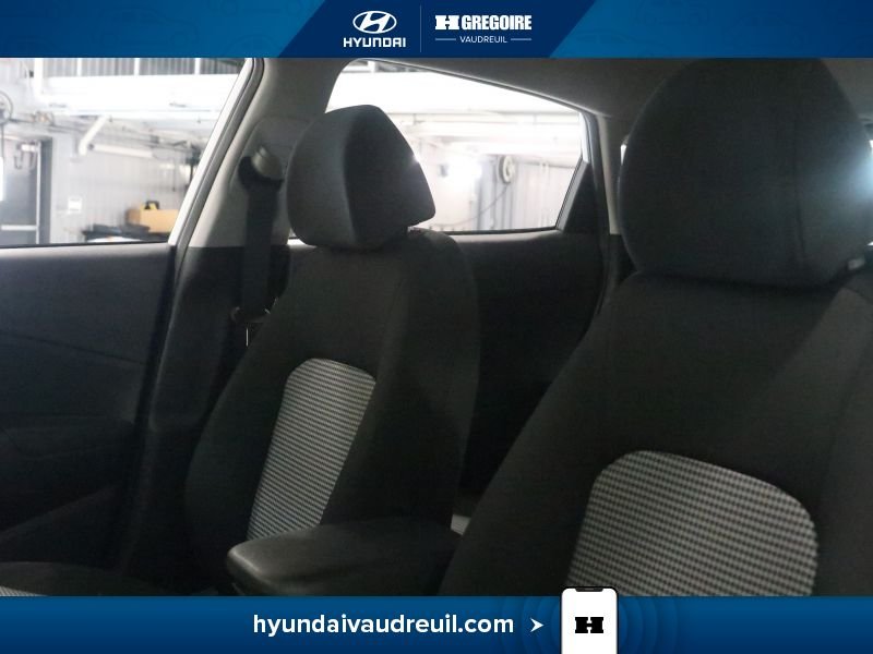 2020 Hyundai Kona White Blainville - photo #13