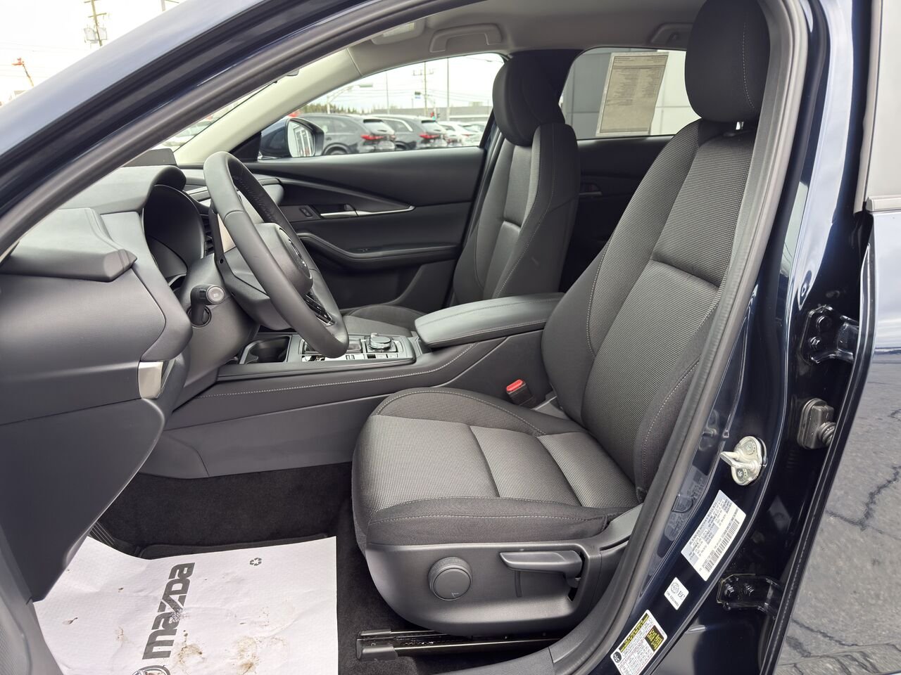2026 MAZDA CX-30 Snowflake White Pearl Val-d'Or - photo #4