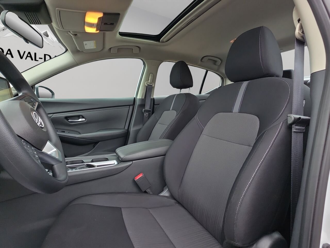 Nissan Sentra SV CVT, toit ouvrant, écran tactile, sièges chauffants 2024 Blanc Val-David - photo #6