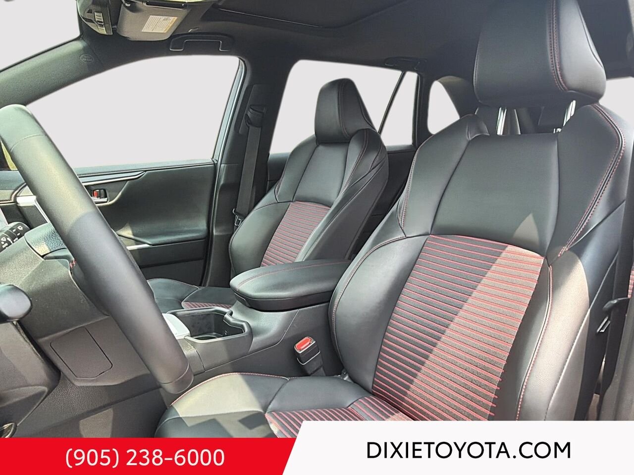 2024 Toyota RAV4 Prime PRIME XSE PLUG-IN HYBRID AWD / CLEAN CARFAX / HEATED SEATS / LEATHER SURFACE / MOONROOF / CARPLAY AND ANDROID AUTO Red Mississauga - photo #8