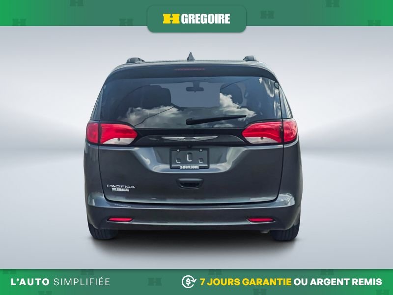 2019 Chrysler Pacifica Grey Laval - photo #7