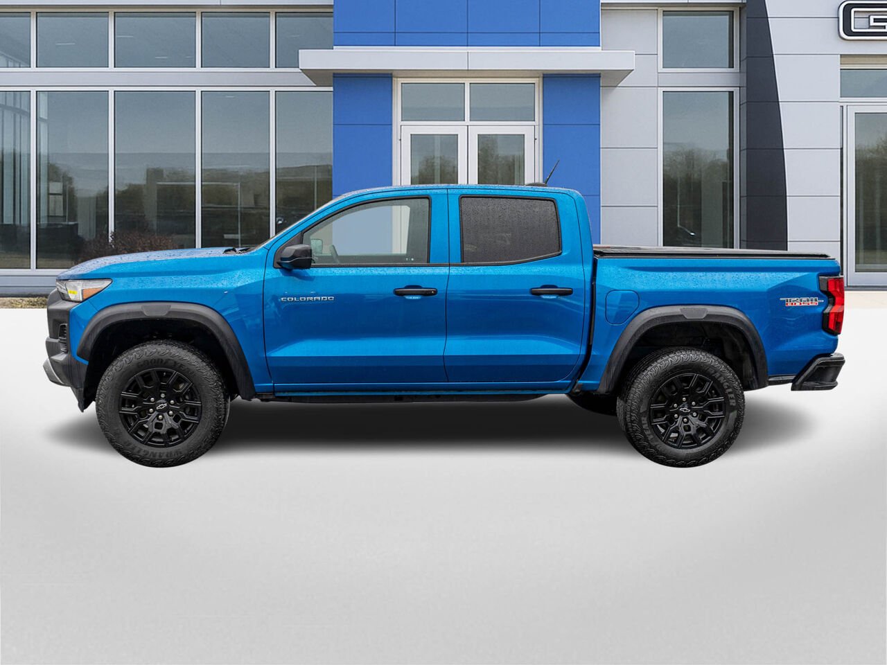 Chevrolet Colorado Trail Boss cabine multiplace 4RM 2023 Bleu Châteauguay - photo #2