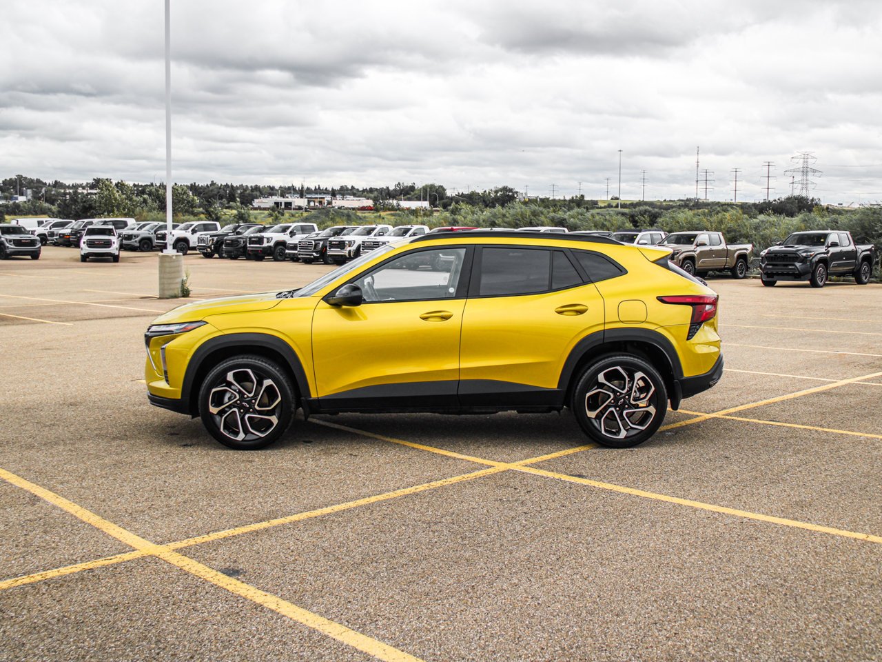 2024 Chevrolet Trax FWD 4dr 2RS Yellow Sherwood Park - photo #4