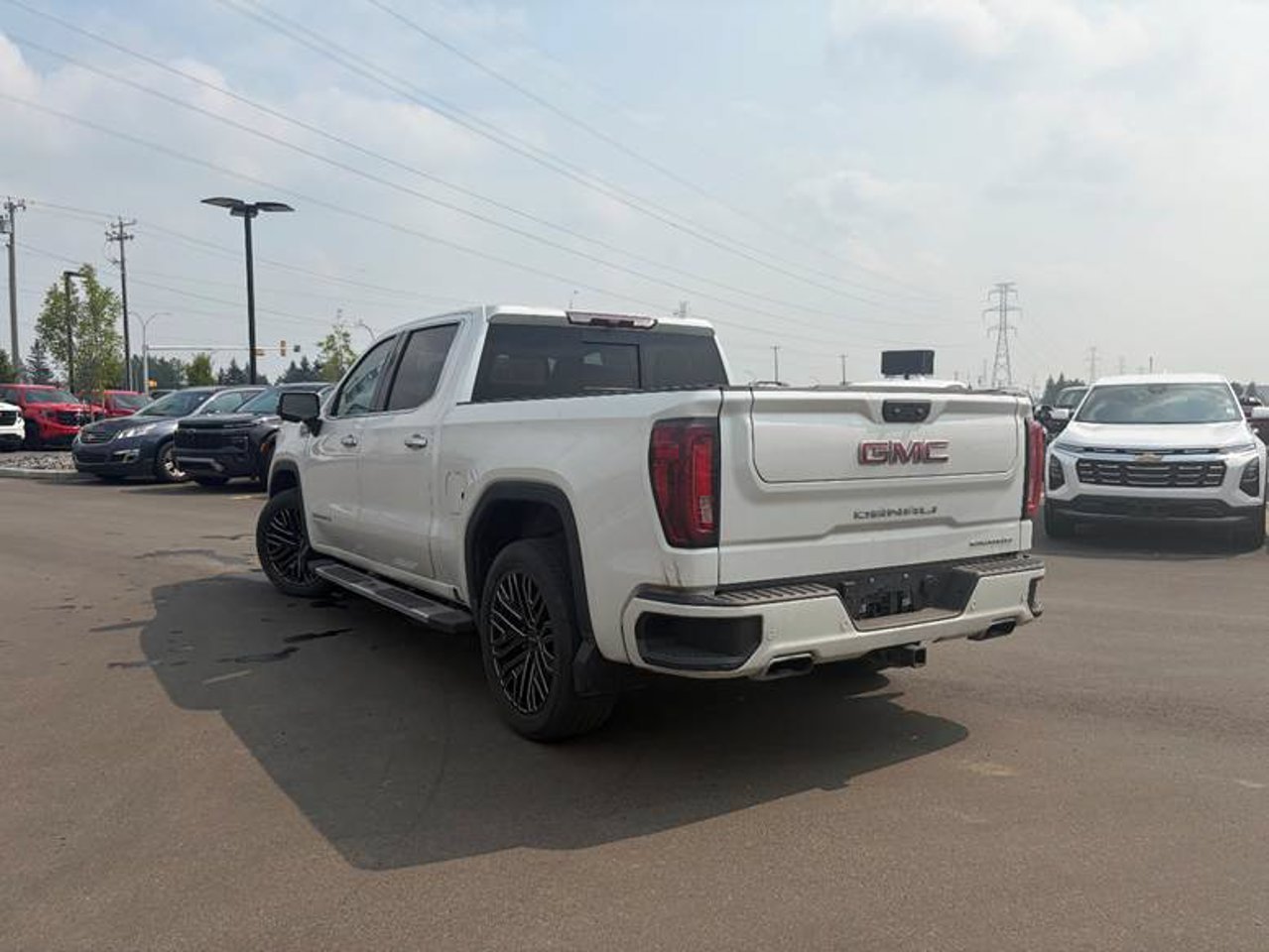 2024 GMC Sierra 1500 4WD Crew Cab 147 Denali White Sherwood Park - photo #3