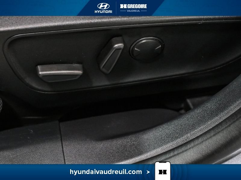 2022 Ford Escape Grey Laval - photo #18