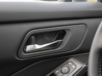 Nissan Rogue 2026 Blanc Everest nacré triple couche Blainville - photo #15