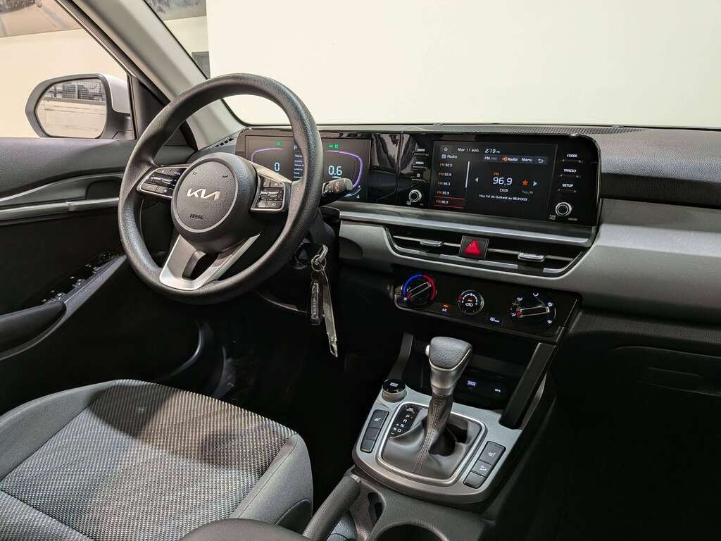Kia Seltos LX FWD 2024 Blanc Val-David - photo #18