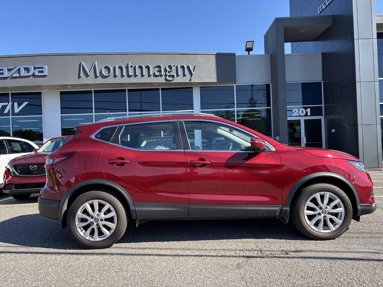 2021 Nissan Qashqai SV TI CVT Red Montmagny - photo #3