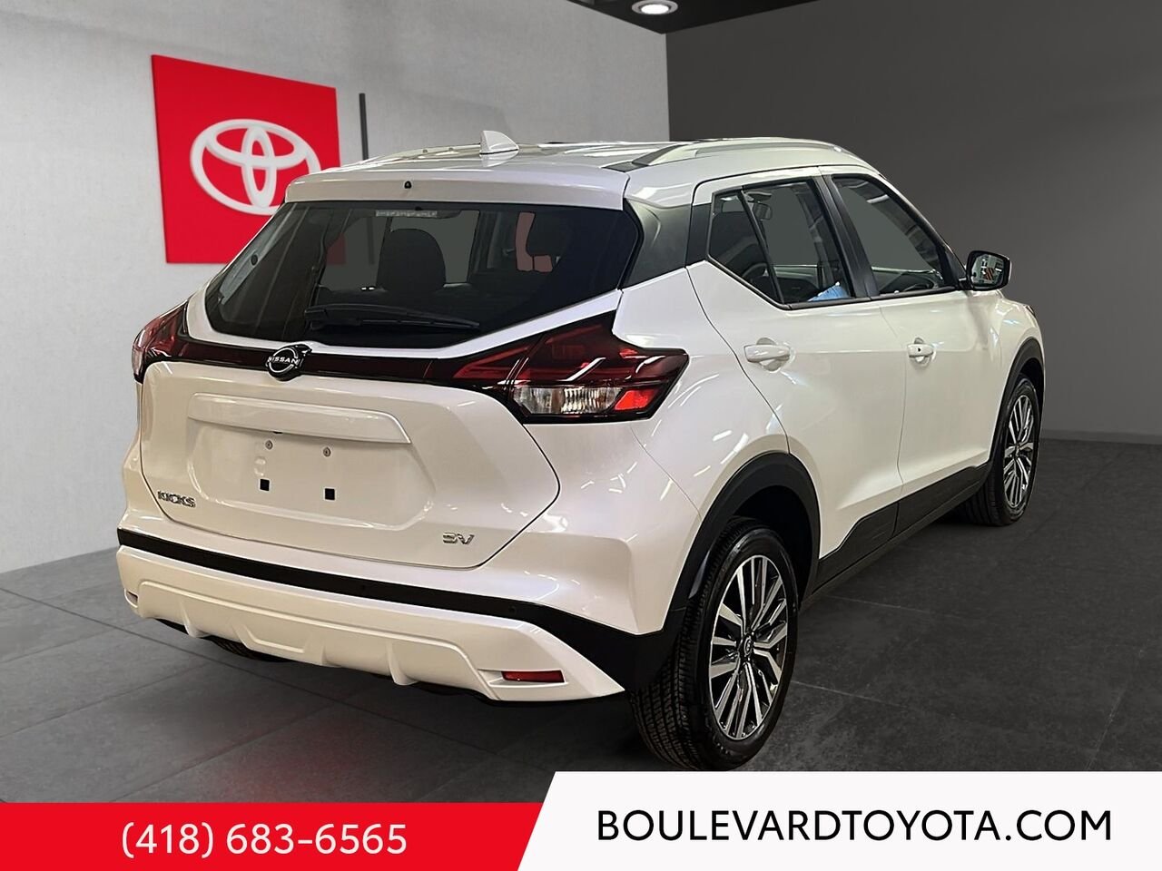 Nissan Kicks 100180B-74 | SV 2024 Blanc Québec - photo #3