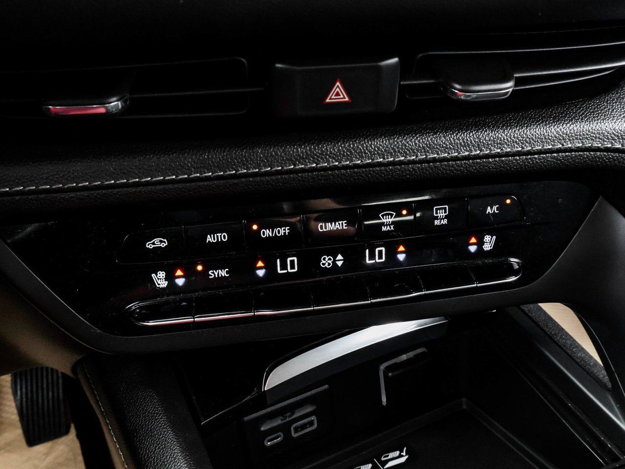2022 Buick Envision AWD 4dr Avenir Blue Sherwood Park - photo #31