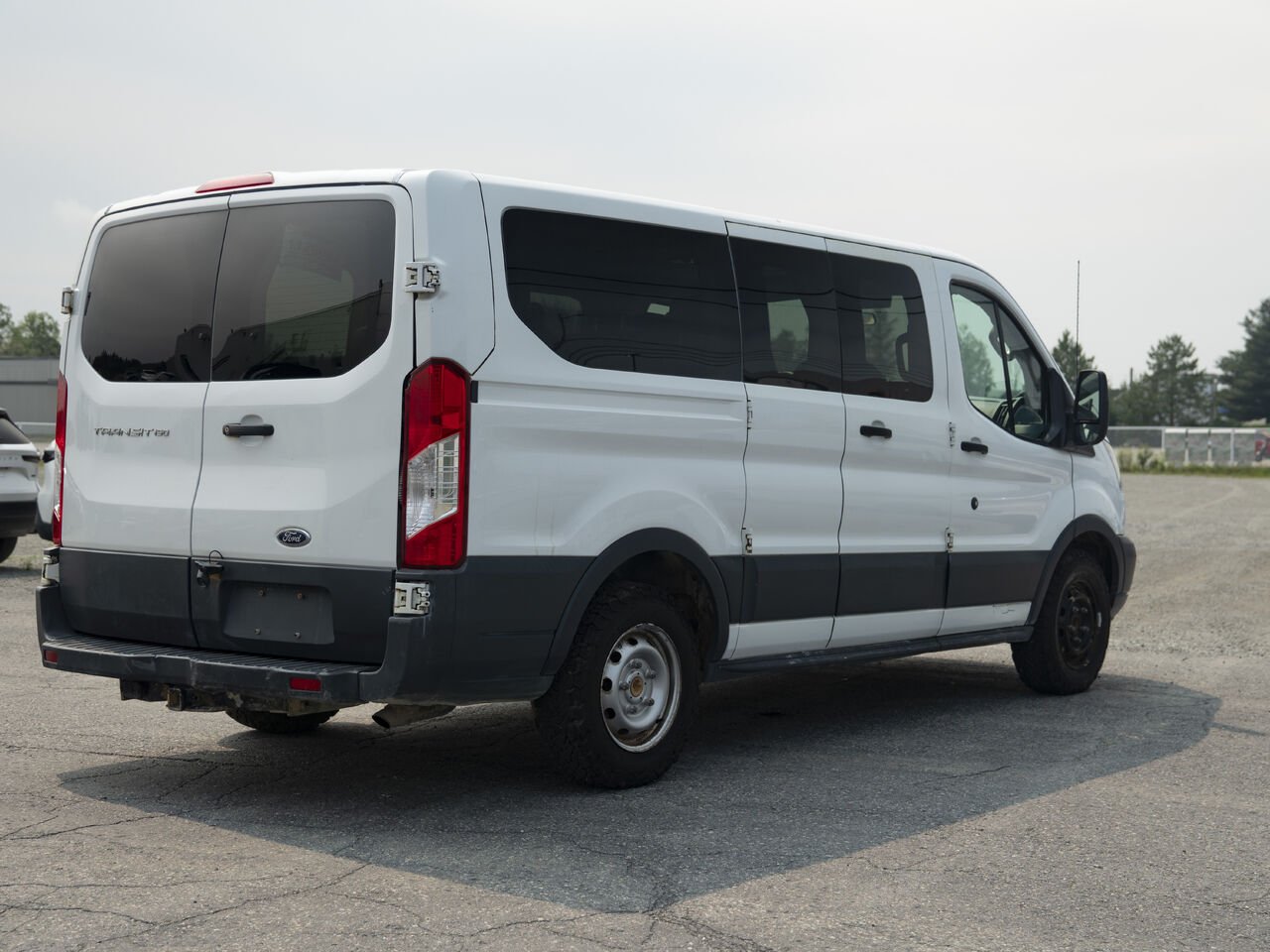 Ford Transit tourisme | T-150 XL toit bas 130 po porte pivotante côté passager 2018 Blanc Val-d'Or - photo #3