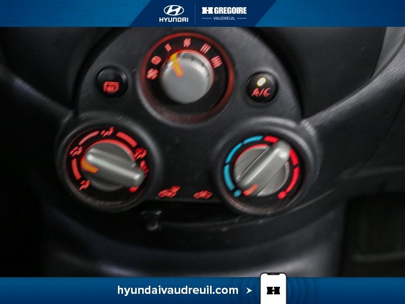 2019 Nissan MICRA Blue Laval - photo #27