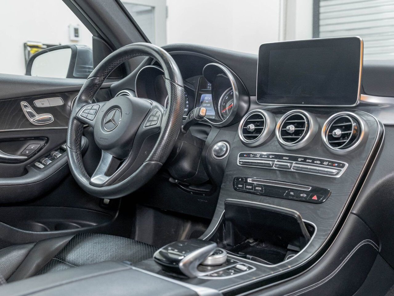 Mercedes-Benz GLC 300 4MATIC *TOIT* NAV CUIR SIÈGES CHAUFF 2018 Gris Saint-Jérôme - photo #25