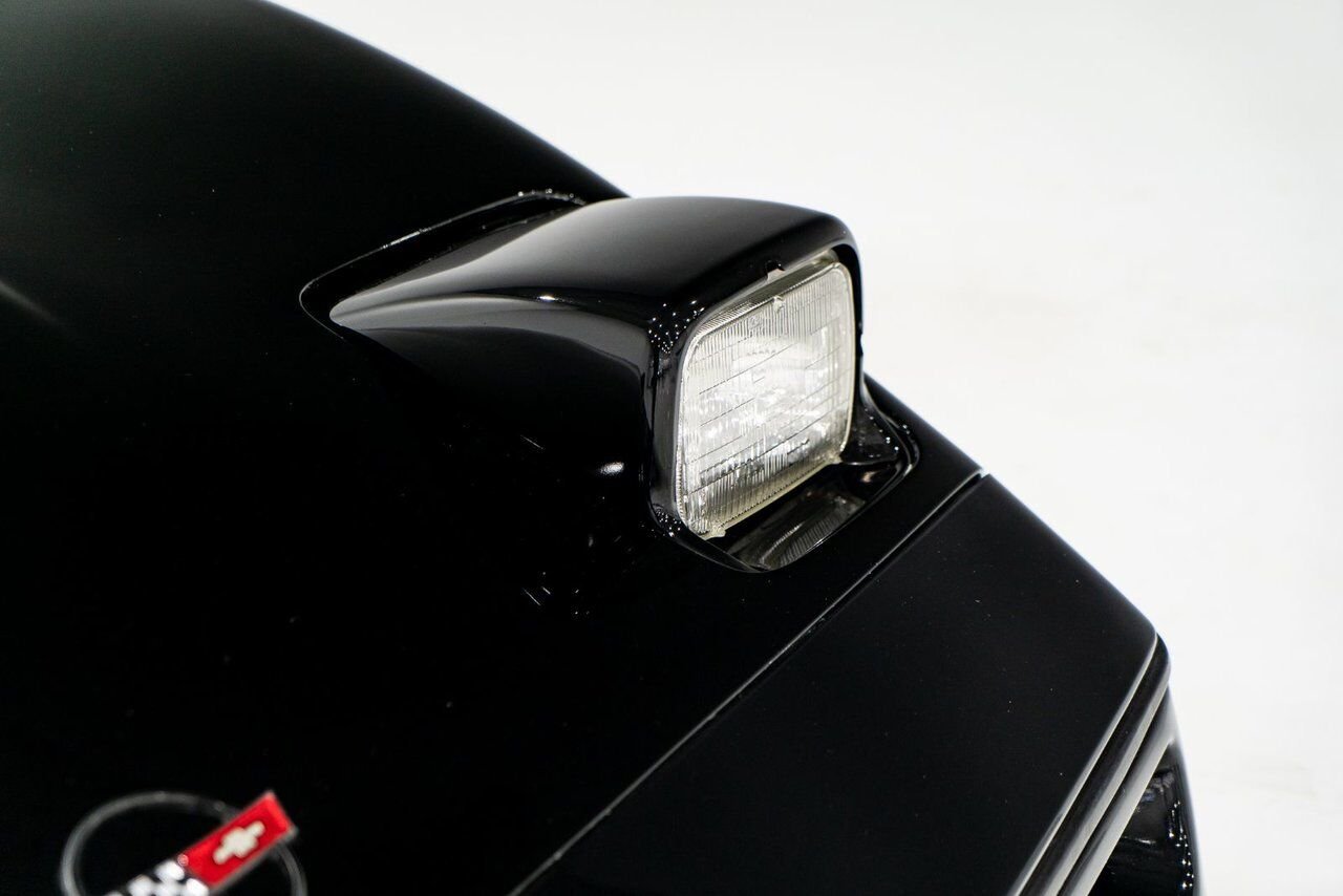 1990 Chevrolet Corvette ZR1 | PRIX EN USD Black Montreal - photo #4