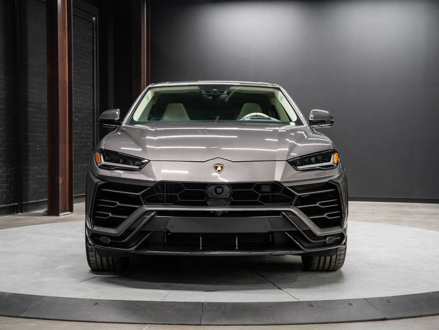 2022 Lamborghini Urus 2022 gray