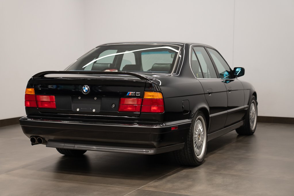 BMW M5 LOW KM! - $94500 USD 1992 Noir Montréal - photo #4