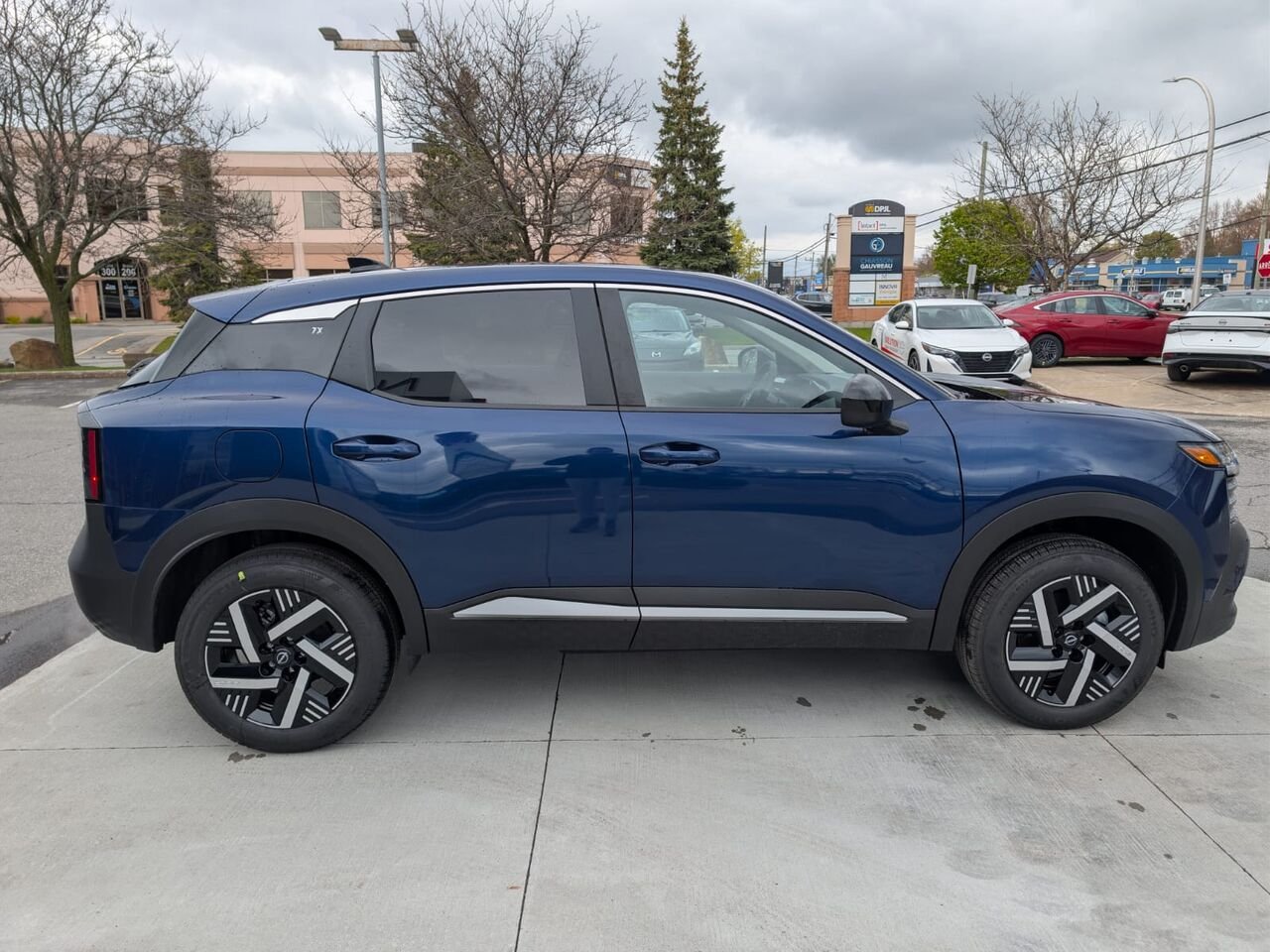 NISSAN Kicks KICKS SV AVANT 2026 Bleu foncé nacré Châteauguay - photo #6