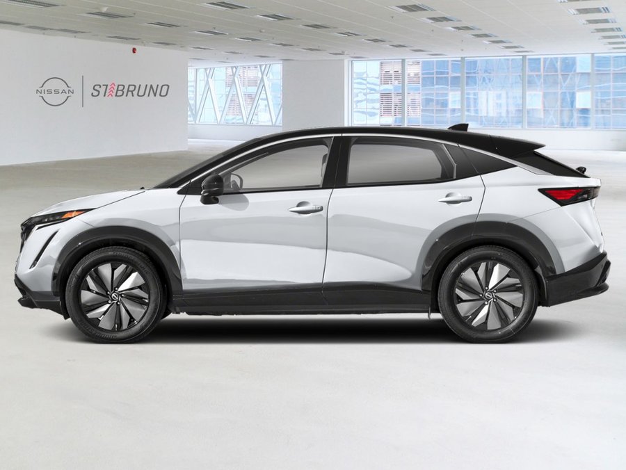 2026 Nissan ARIYA 2026 Everest White Pearl Tricoat/Black Diamond Pearl