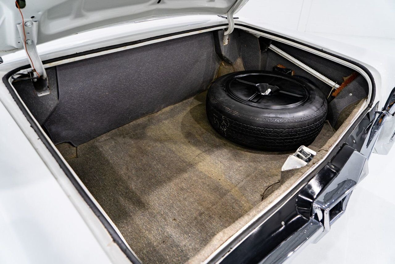 Cadillac Fleetwood **PRICE IN USD** Factory Limo dual AC with only 18,892 miles 1966 Blanc Montréal - photo #92