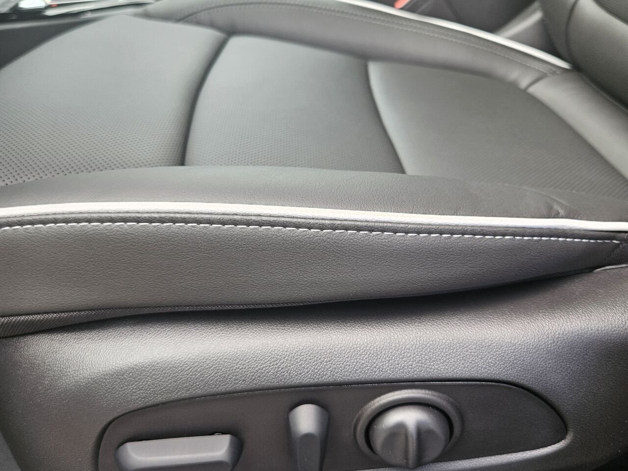 Buick Encore GX Avenir 4 portes TI 2026 Blanc givré, triple couche Thetford Mines - photo #14