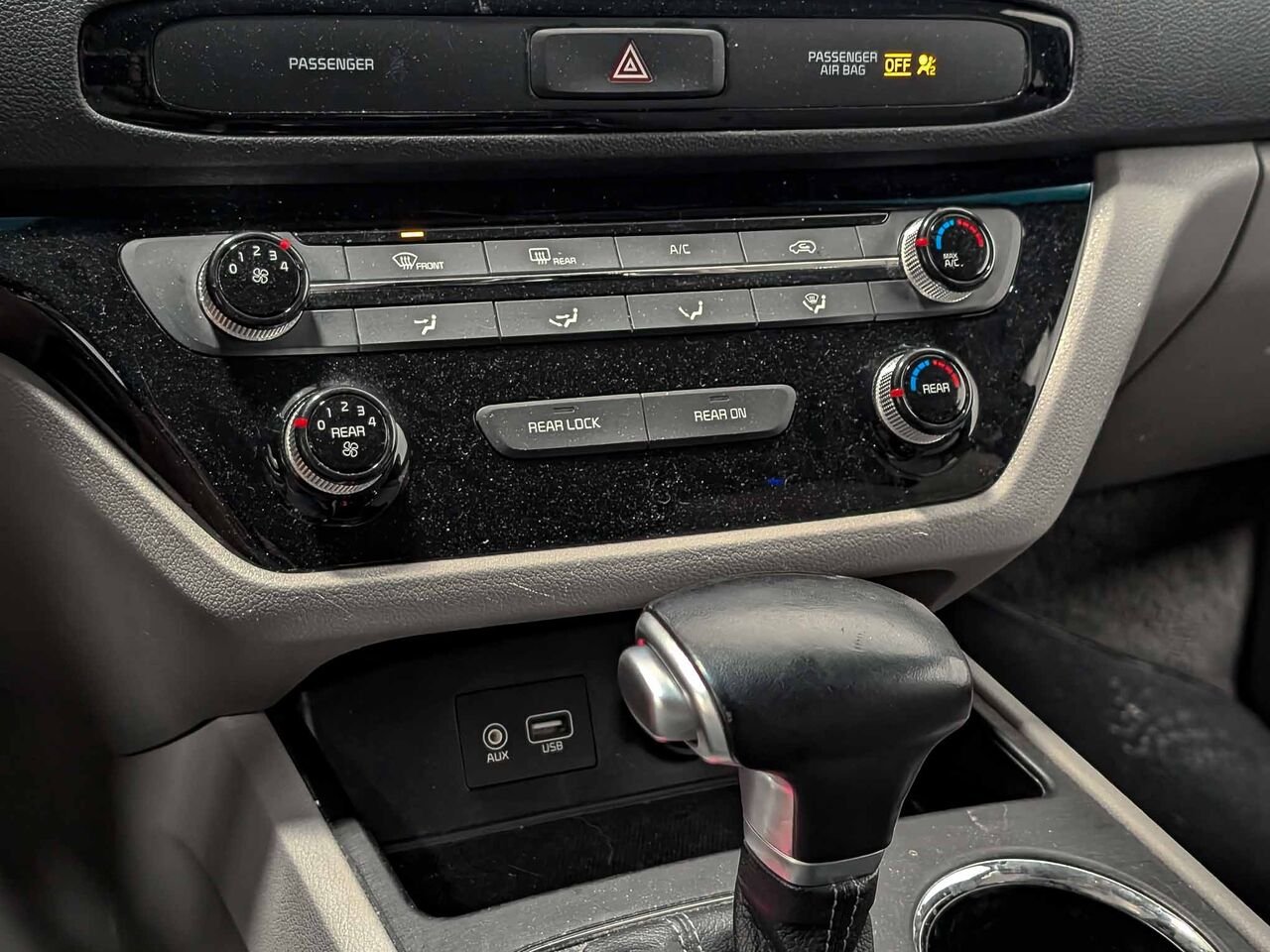 2020 Kia Sedona LX TA Blue Sherbrooke - photo #12