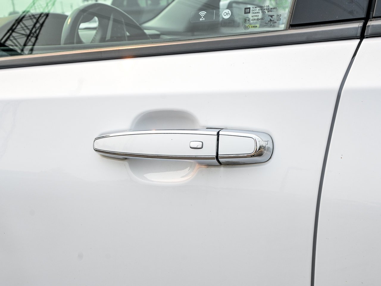 2022 GMC Terrain AWD 4dr Denali White Sherwood Park - photo #7