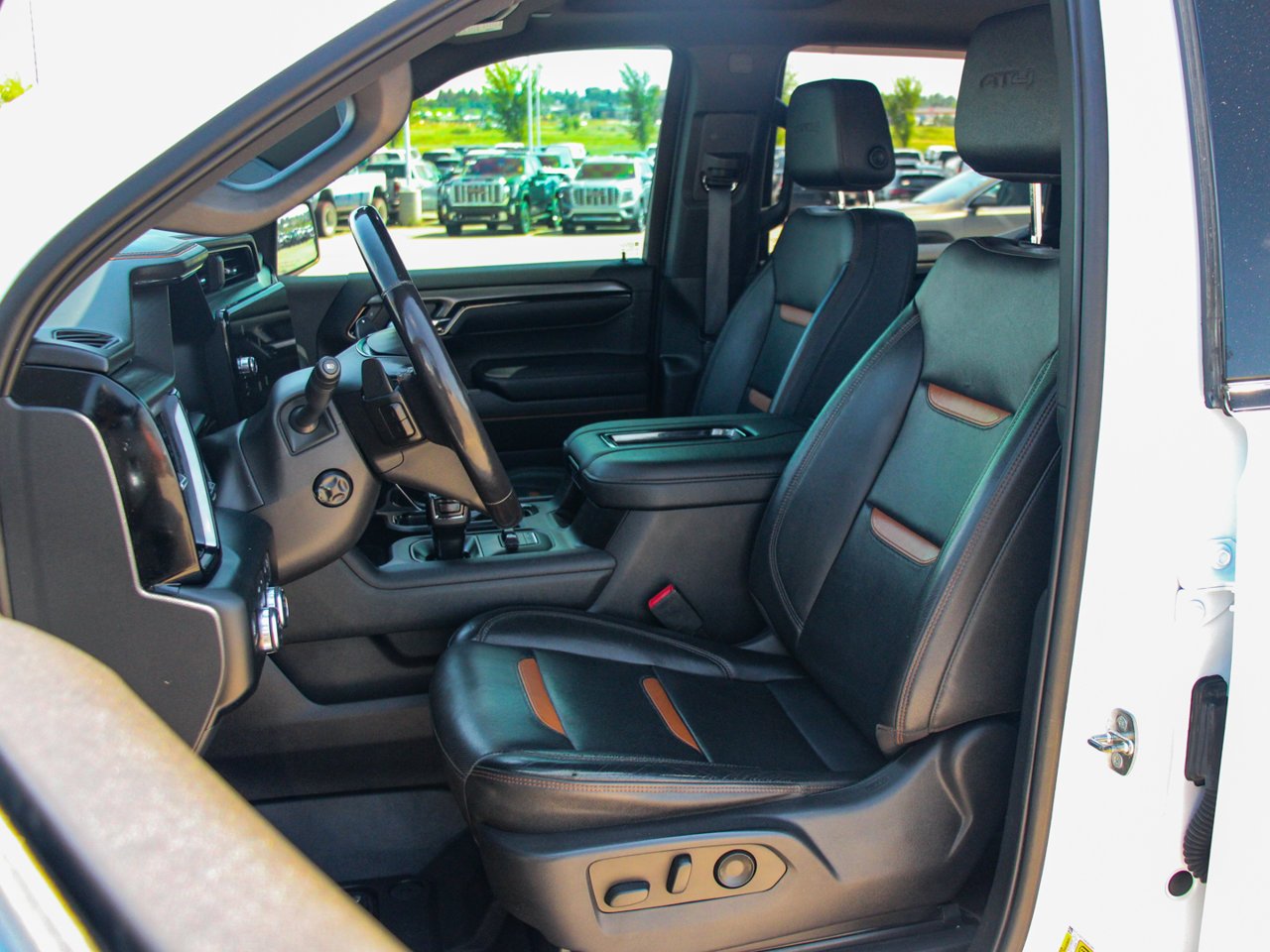 2022 GMC Sierra 1500 4WD Crew Cab 147 AT4 White Sherwood Park - photo #31