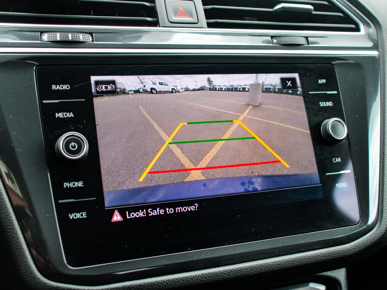 2024 Volkswagen Tiguan Comfortline 4MOTION Blue Sherwood Park - photo #23