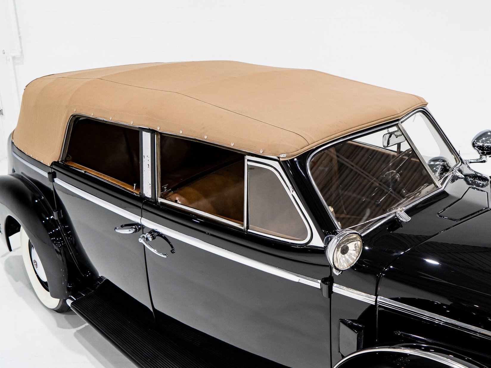 Cadillac Series 90 **PRICE IN USD**1 of 13 V16 1938 Noir Montréal - photo #87