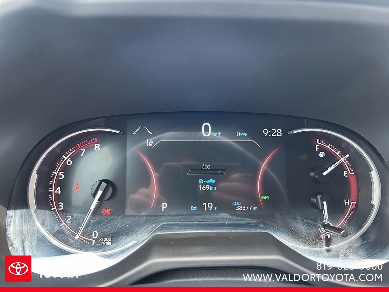 Toyota RAV4 LE TI 2025 Argent Val-d'Or - photo #12
