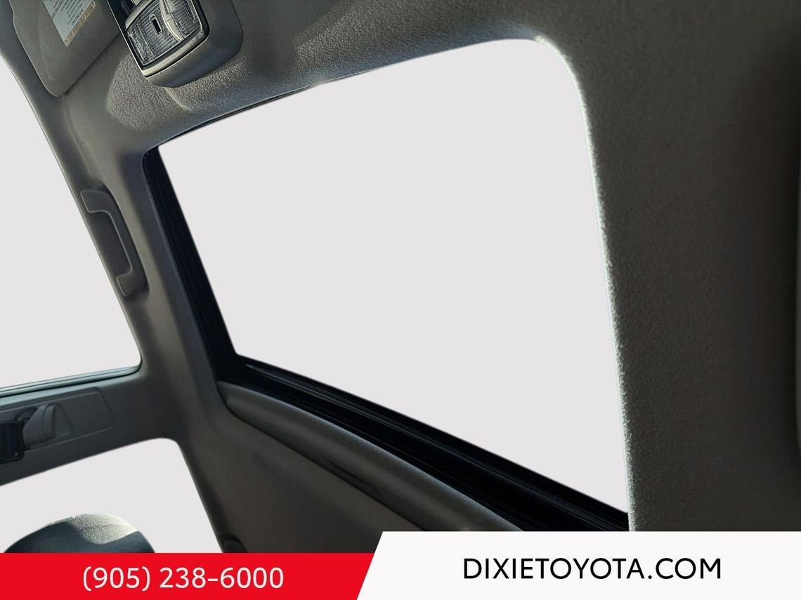 2021 Toyota 4Runner Power Sunroof, Leather Interior, Heated Seats, Alloy Wheels, Heated Steering Wheel, Running Boards, Bluetooth Midnight Black Metallic Mississauga - photo #20