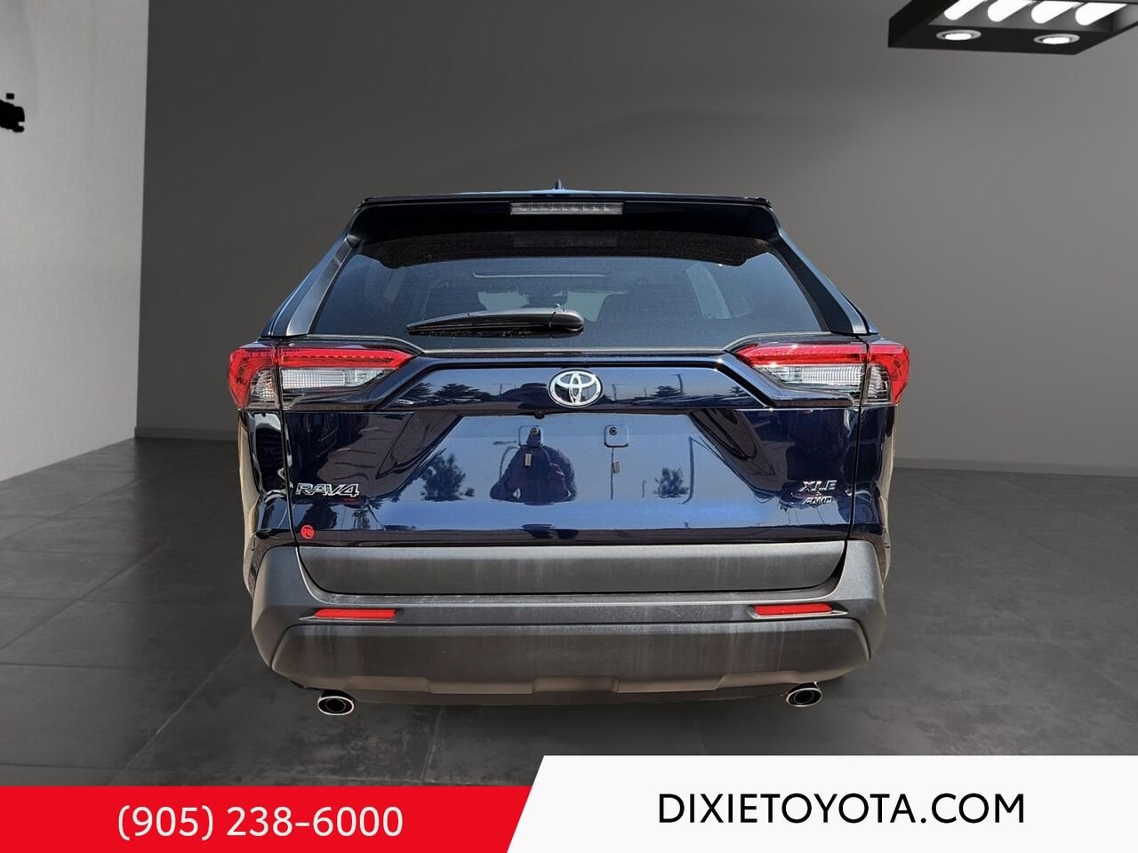 2025 Toyota RAV4 XLE AWD / CLEAN CARFAX / HEATED SEATS / MOONROOF / ALLOY WHEELS / CARPLAY AND ANDROID AUTO Blue Mississauga - photo #4