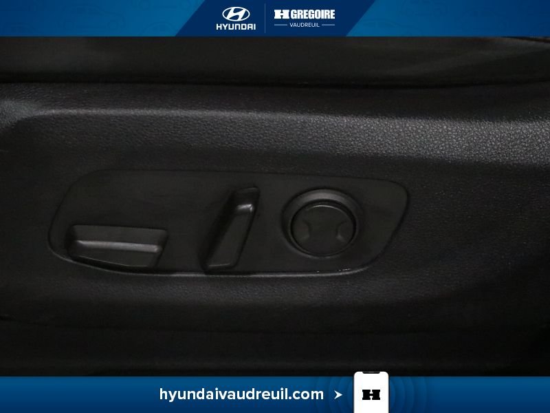 2022 Kia Carnival White Laval - photo #18