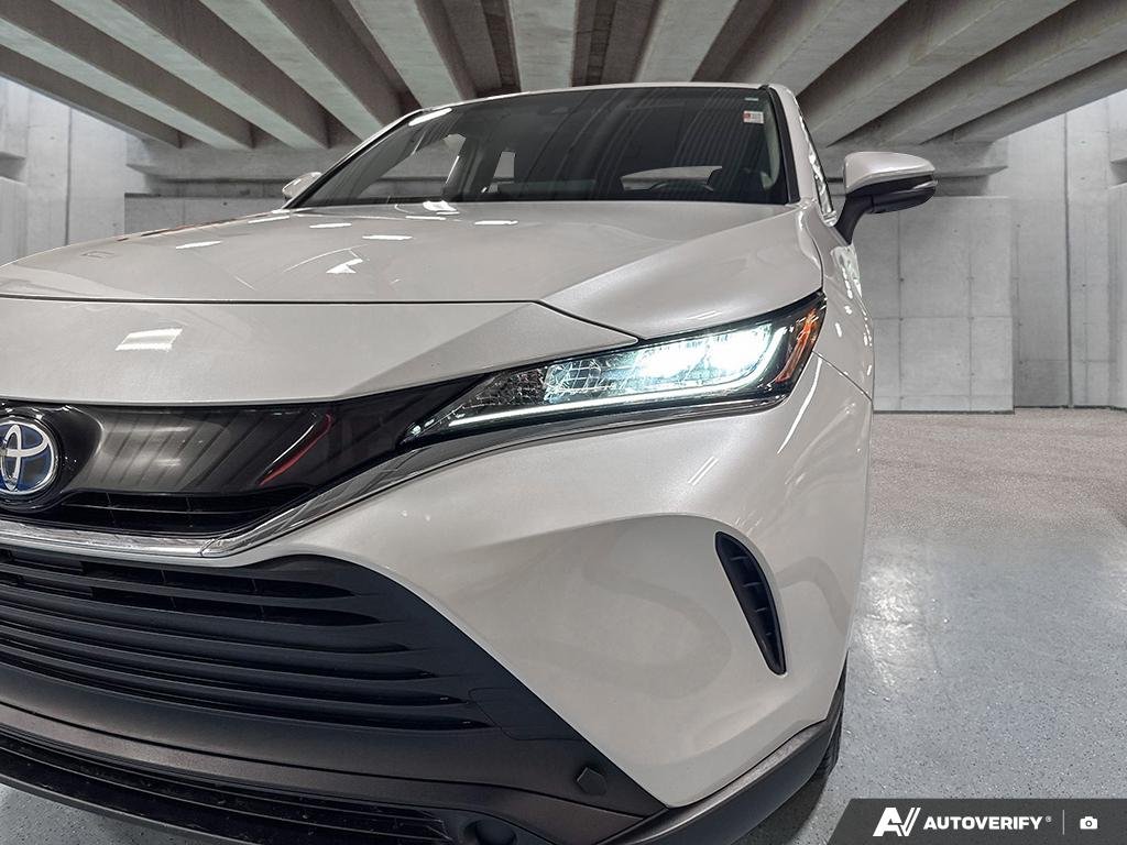 2023 Toyota Venza 2602013A | LE White Edmonton - photo #7