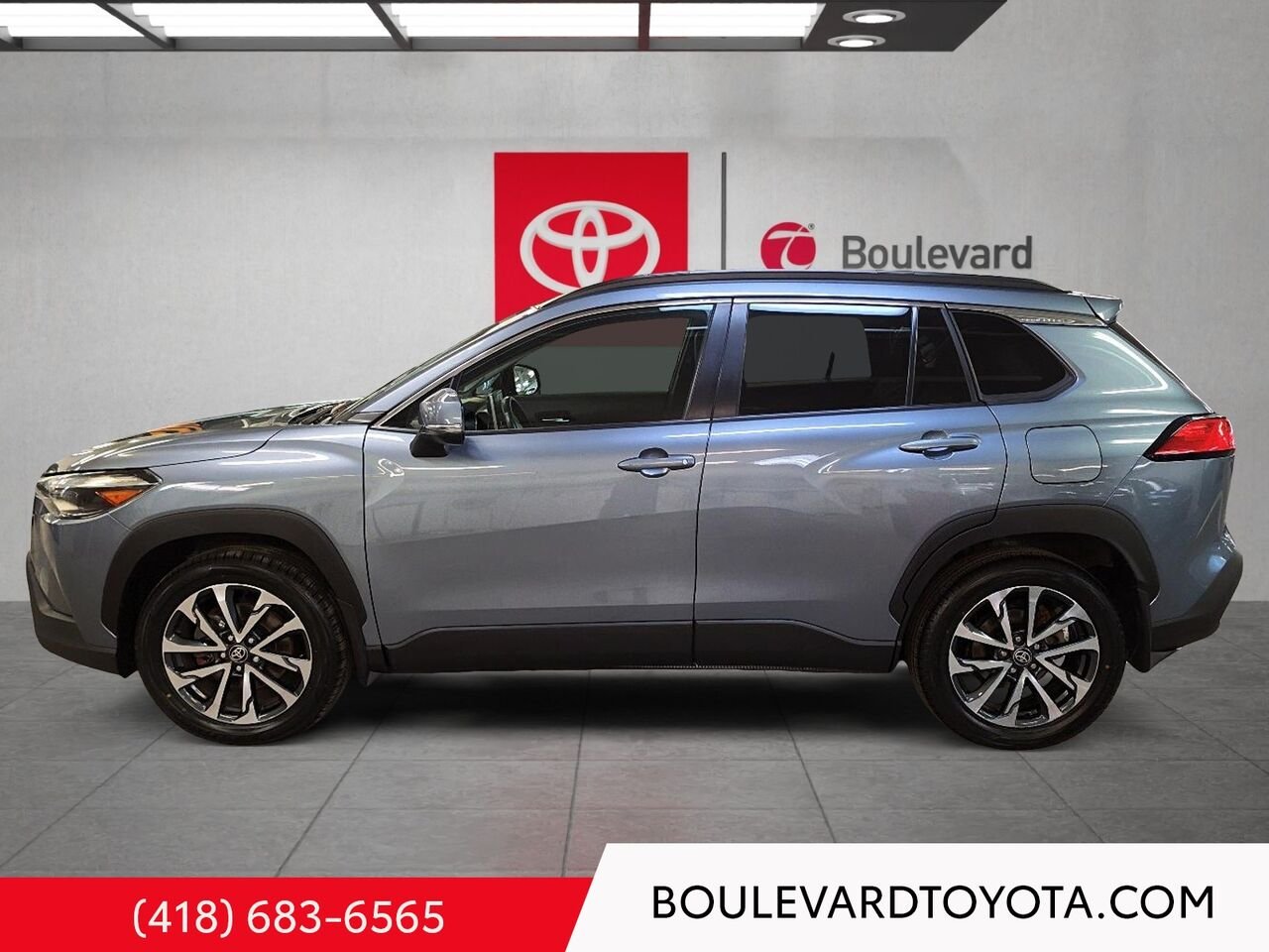 2022 Toyota Corolla Cross 99846A-97 | XLE, AWD Blue Québec - photo #5