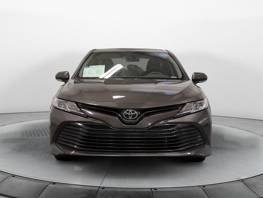 Toyota CAMRY LE Bas Kilométrage Sièges Chauffants 2019 .