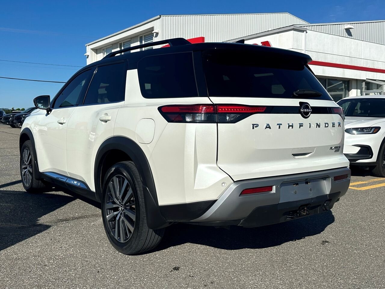 2022 NISSAN PATHFINDER PLATINUM PATHFINDER PLATINUM White Matane - photo #2