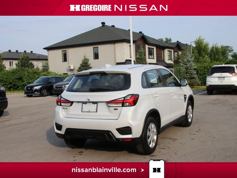 2022 Mitsubishi RVR White Blainville - photo #10