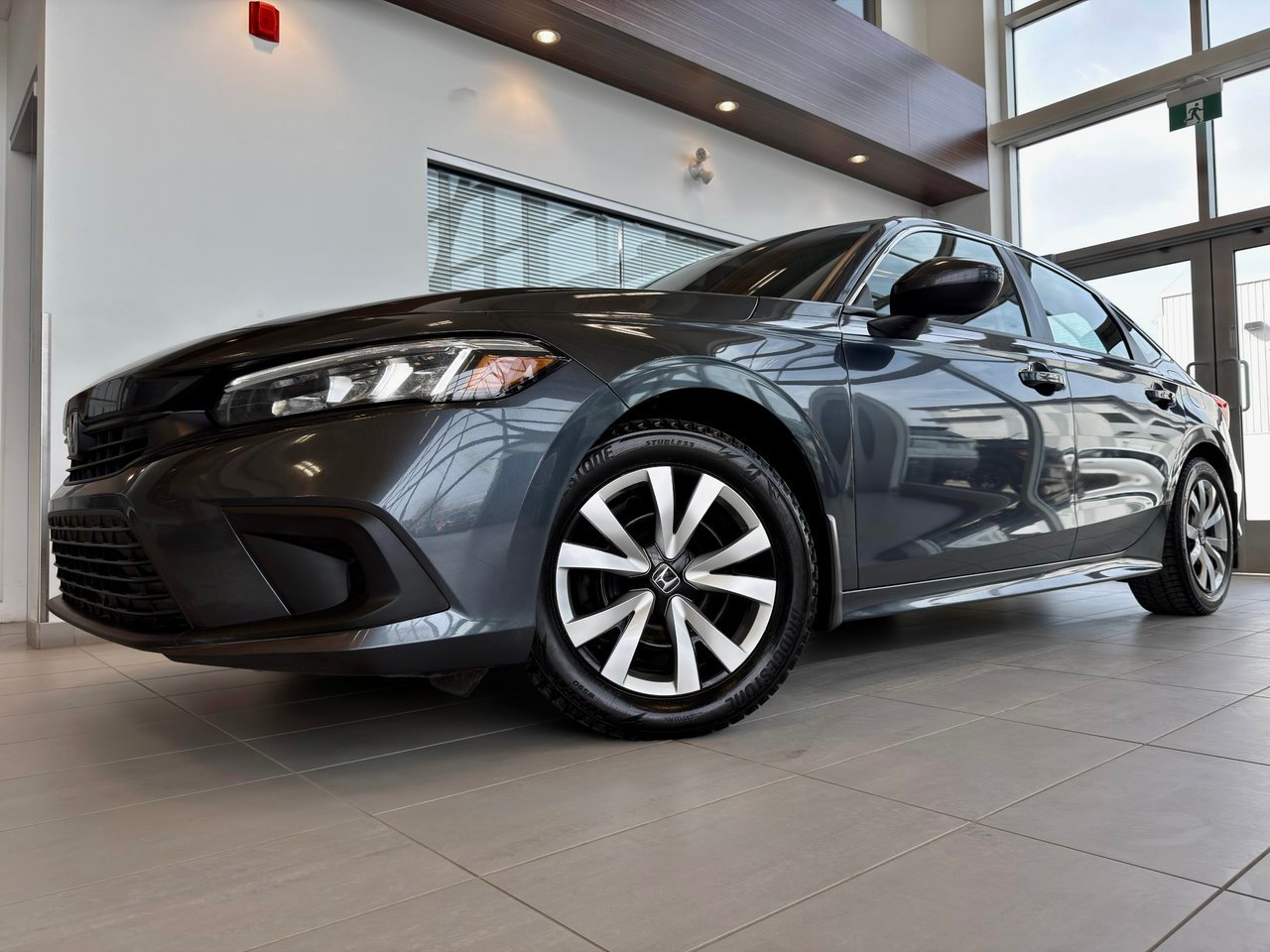 Honda Civic Sedan 2023 Gris Notre-Dame-des-Prairies - photo #1